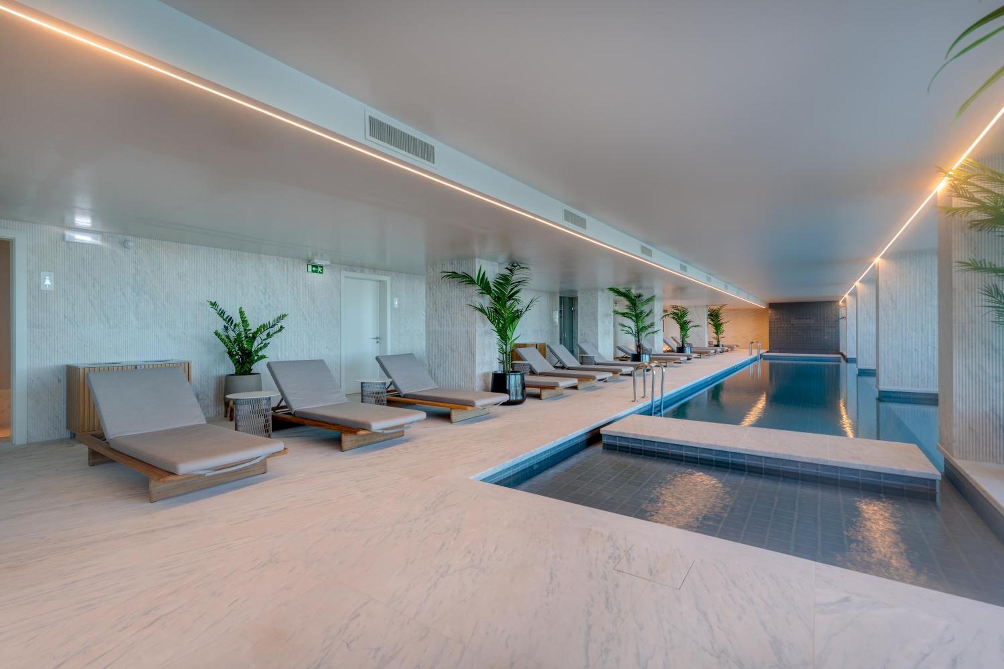 Bayline Condominium - Heated Indoor Swimming Pool - Spa - By Bedzy Армасан-де-Пера Екстер'єр фото